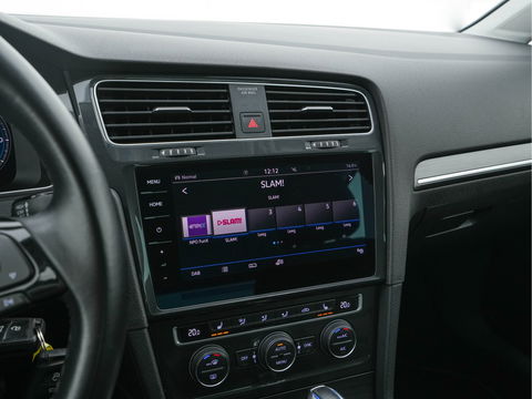Volkswagen e-Golf E-DITION {SOH-84%} (INCL-BTW) Aut.*HEAT-PUMP | LUXURY-LEATHER | FULL-LED | DIGI-COCKPIT | NAVI-FULLMAP | HEATED-SPORTSEATS | CAMERA | DAB+ | AMBIENT-LIGHT | PRIVACY-GLASS | CCS-FASTLOADER | 16''ALU*