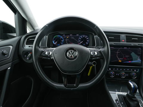 Volkswagen e-Golf E-DITION {SOH-84%} (INCL-BTW) Aut.*HEAT-PUMP | LUXURY-LEATHER | FULL-LED | DIGI-COCKPIT | NAVI-FULLMAP | HEATED-SPORTSEATS | CAMERA | DAB+ | AMBIENT-LIGHT | PRIVACY-GLASS | CCS-FASTLOADER | 16''ALU*