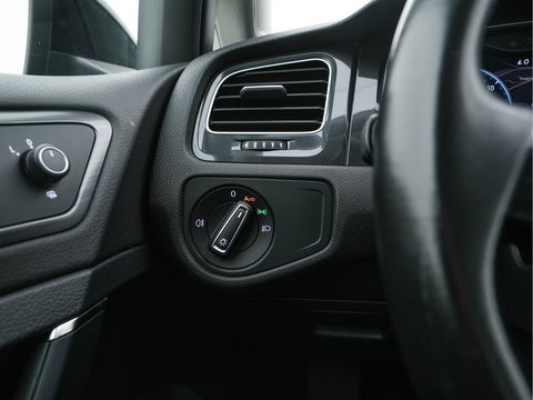 Volkswagen e-Golf E-DITION {SOH-84%} (INCL-BTW) Aut.*HEAT-PUMP | LUXURY-LEATHER | FULL-LED | DIGI-COCKPIT | NAVI-FULLMAP | HEATED-SPORTSEATS | CAMERA | DAB+ | AMBIENT-LIGHT | PRIVACY-GLASS | CCS-FASTLOADER | 16''ALU*