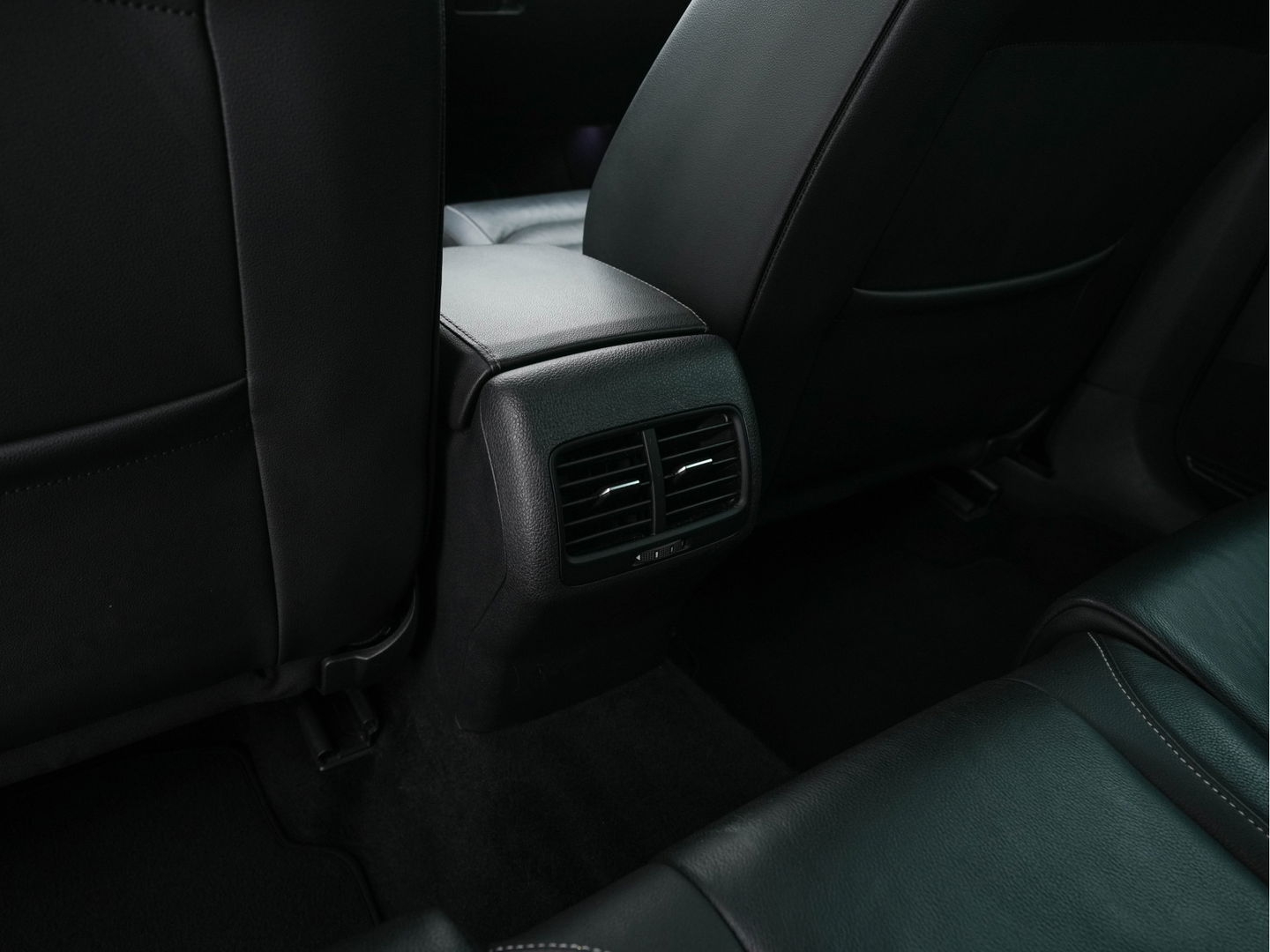 Volkswagen e-Golf E-DITION {SOH-84%} (INCL-BTW) Aut.*HEAT-PUMP | LUXURY-LEATHER | FULL-LED | DIGI-COCKPIT | NAVI-FULLMAP | HEATED-SPORTSEATS | CAMERA | DAB+ | AMBIENT-LIGHT | PRIVACY-GLASS | CCS-FASTLOADER | 16''ALU*