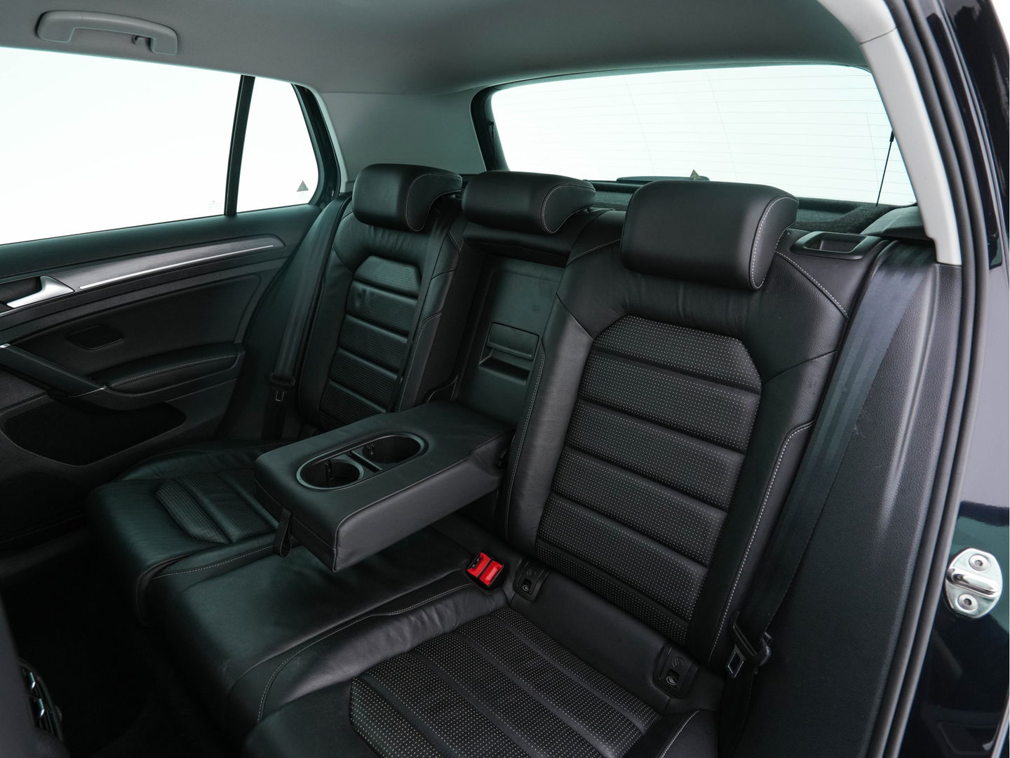 Volkswagen e-Golf E-DITION {SOH-84%} (INCL-BTW) Aut.*HEAT-PUMP | LUXURY-LEATHER | FULL-LED | DIGI-COCKPIT | NAVI-FULLMAP | HEATED-SPORTSEATS | CAMERA | DAB+ | AMBIENT-LIGHT | PRIVACY-GLASS | CCS-FASTLOADER | 16''ALU*
