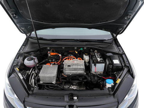 Volkswagen e-Golf E-DITION {SOH-84%} (INCL-BTW) Aut.*HEAT-PUMP | LUXURY-LEATHER | FULL-LED | DIGI-COCKPIT | NAVI-FULLMAP | HEATED-SPORTSEATS | CAMERA | DAB+ | AMBIENT-LIGHT | PRIVACY-GLASS | CCS-FASTLOADER | 16''ALU*