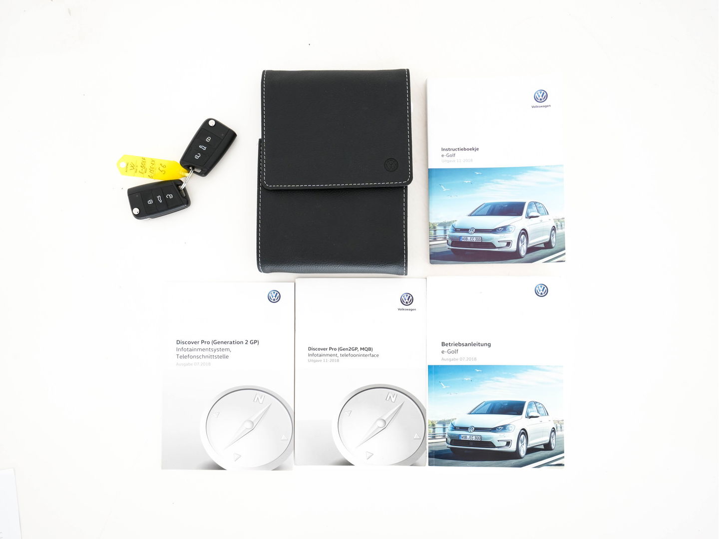 Volkswagen e-Golf E-DITION {SOH-84%} (INCL-BTW) Aut.*HEAT-PUMP | LUXURY-LEATHER | FULL-LED | DIGI-COCKPIT | NAVI-FULLMAP | HEATED-SPORTSEATS | CAMERA | DAB+ | AMBIENT-LIGHT | PRIVACY-GLASS | CCS-FASTLOADER | 16''ALU*