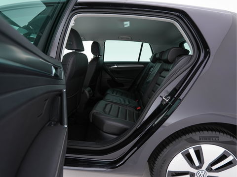 Volkswagen e-Golf E-DITION {SOH-84%} (INCL-BTW) Aut.*HEAT-PUMP | LUXURY-LEATHER | FULL-LED | DIGI-COCKPIT | NAVI-FULLMAP | HEATED-SPORTSEATS | CAMERA | DAB+ | AMBIENT-LIGHT | PRIVACY-GLASS | CCS-FASTLOADER | 16''ALU*