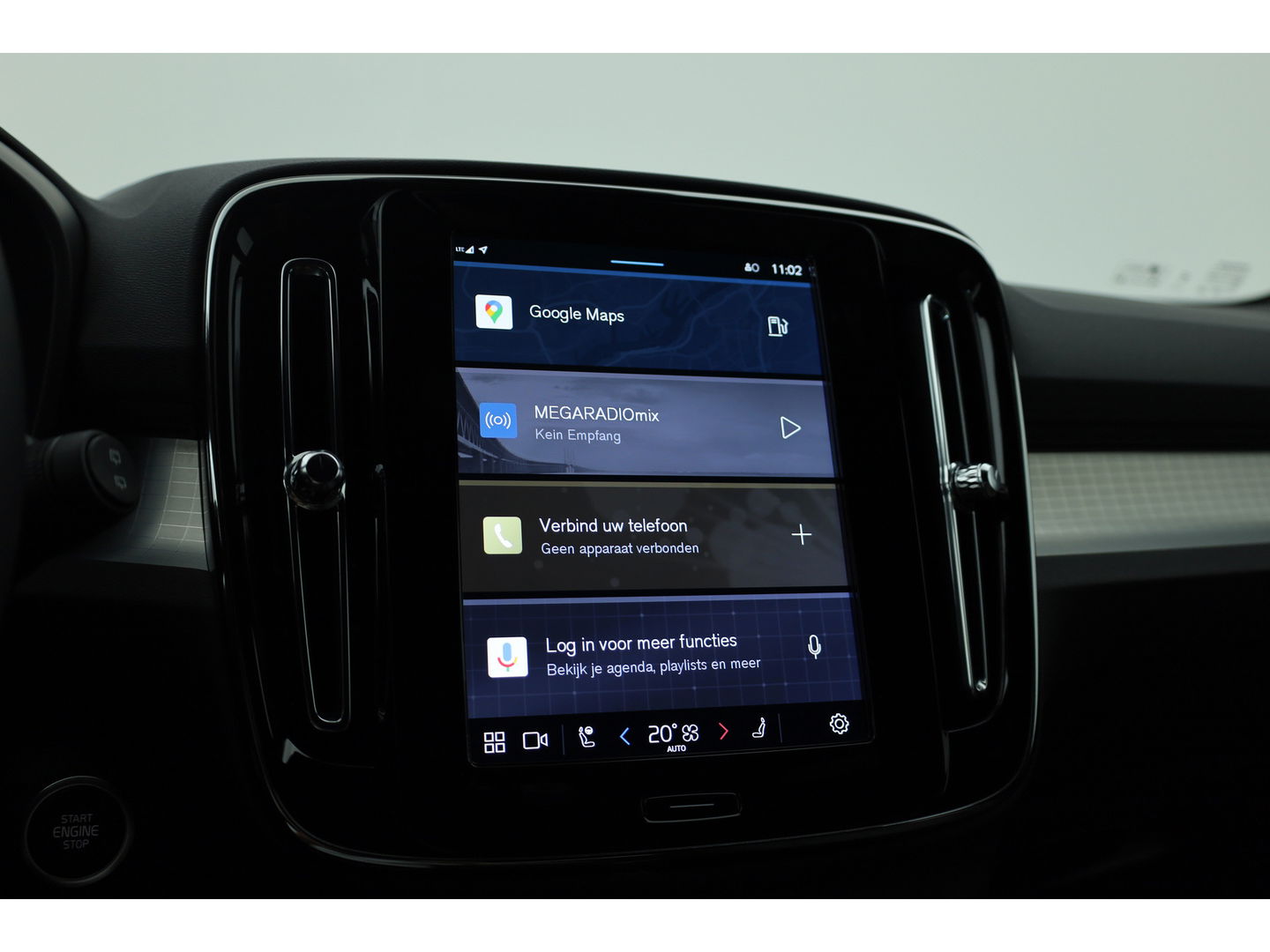 Volvo XC40 2.0 B3 Plus Dark | ACC | elek. stoelen | camera | 4x stoel + stuurvew. |