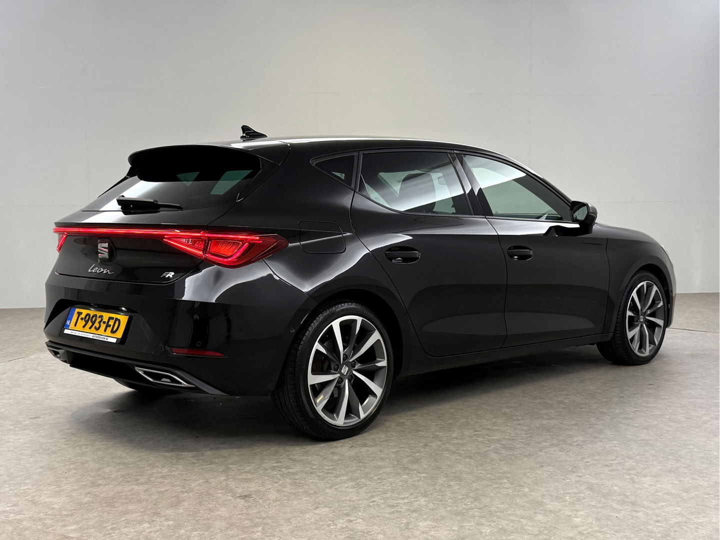 SEAT Leon 1.5 eTSI FR Launch Edition | Sfeerverl. | Virtual | Memory | Carplay | Parkeersens. | Winterpakket