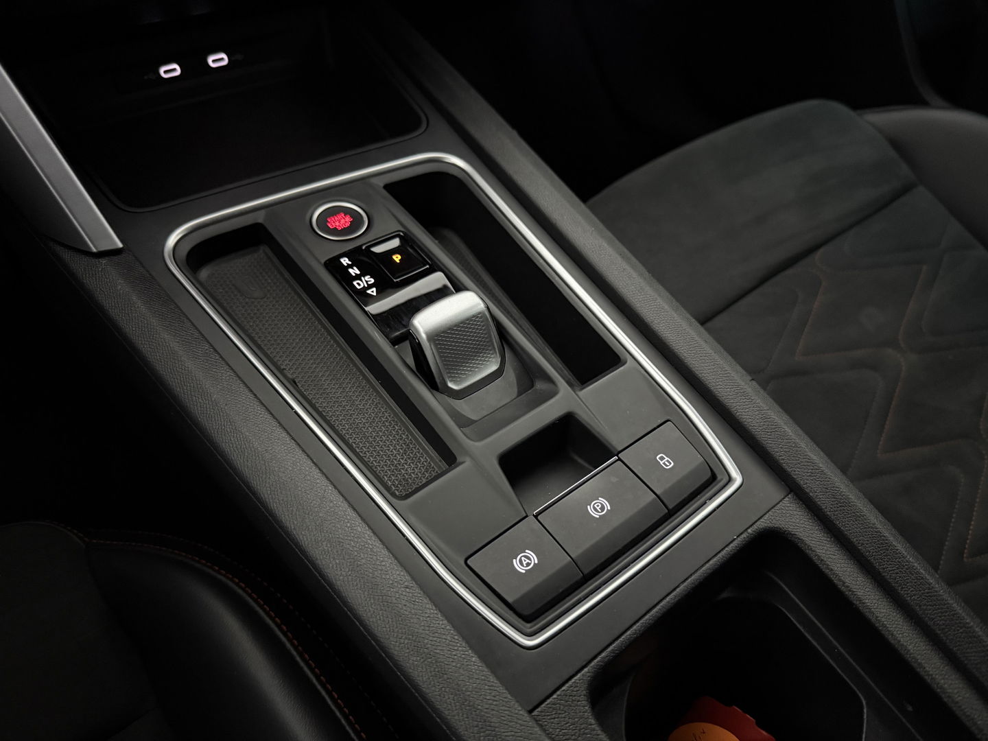 SEAT Leon 1.5 eTSI FR Launch Edition | Sfeerverl. | Virtual | Memory | Carplay | Parkeersens. | Winterpakket