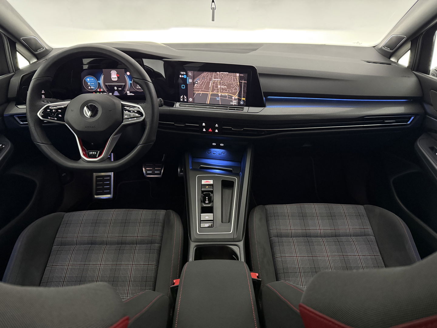 Volkswagen Golf 2.0 TSI 245PK GTI | Camera | HuD | H/K | Virtual | Keyless | Sfeer | Carplay | Winterpakket