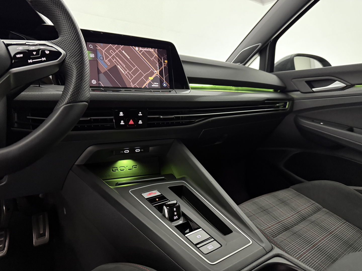 Volkswagen Golf 2.0 TSI 245PK GTI | Camera | HuD | H/K | Virtual | Keyless | Sfeer | Carplay | Winterpakket