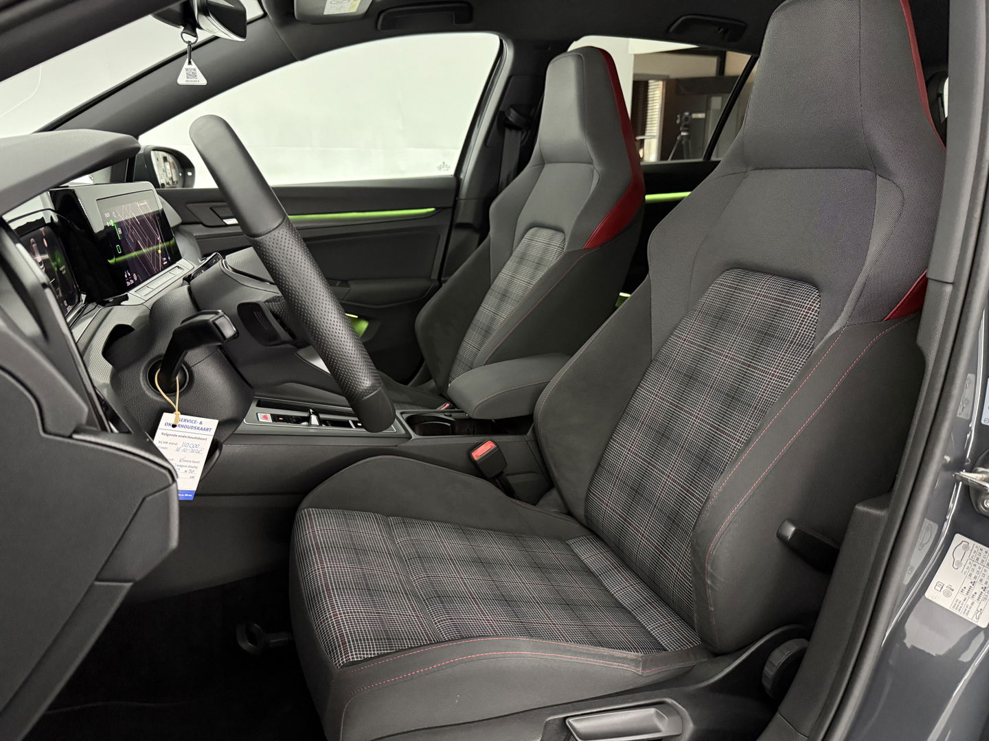 Volkswagen Golf 2.0 TSI 245PK GTI | Camera | HuD | H/K | Virtual | Keyless | Sfeer | Carplay | Winterpakket