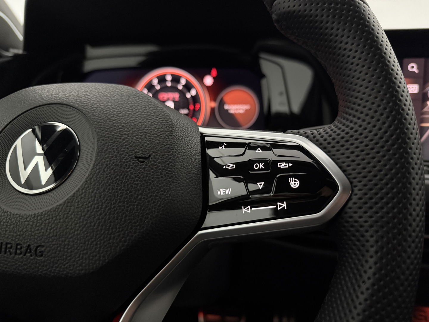 Volkswagen Golf 2.0 TSI 245PK GTI | Camera | HuD | H/K | Virtual | Keyless | Sfeer | Carplay | Winterpakket