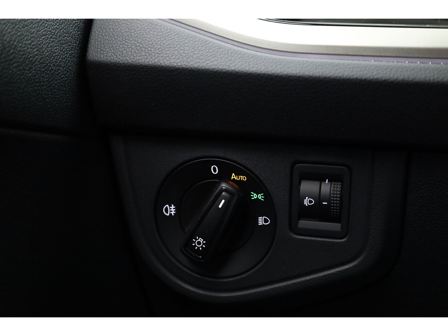 Volkswagen Taigo 1.0 TSI DSG | Navi | Travel Assist | Stoelverw. | Apple CarPlay | PDC