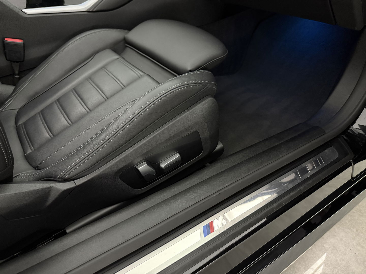 BMW 4 Serie M440i xDrive 374PK M-pakket High Executive | Cabrio | BMW Laser | Memory | Curved Display | H/K | HuD | Sfeer | 360°