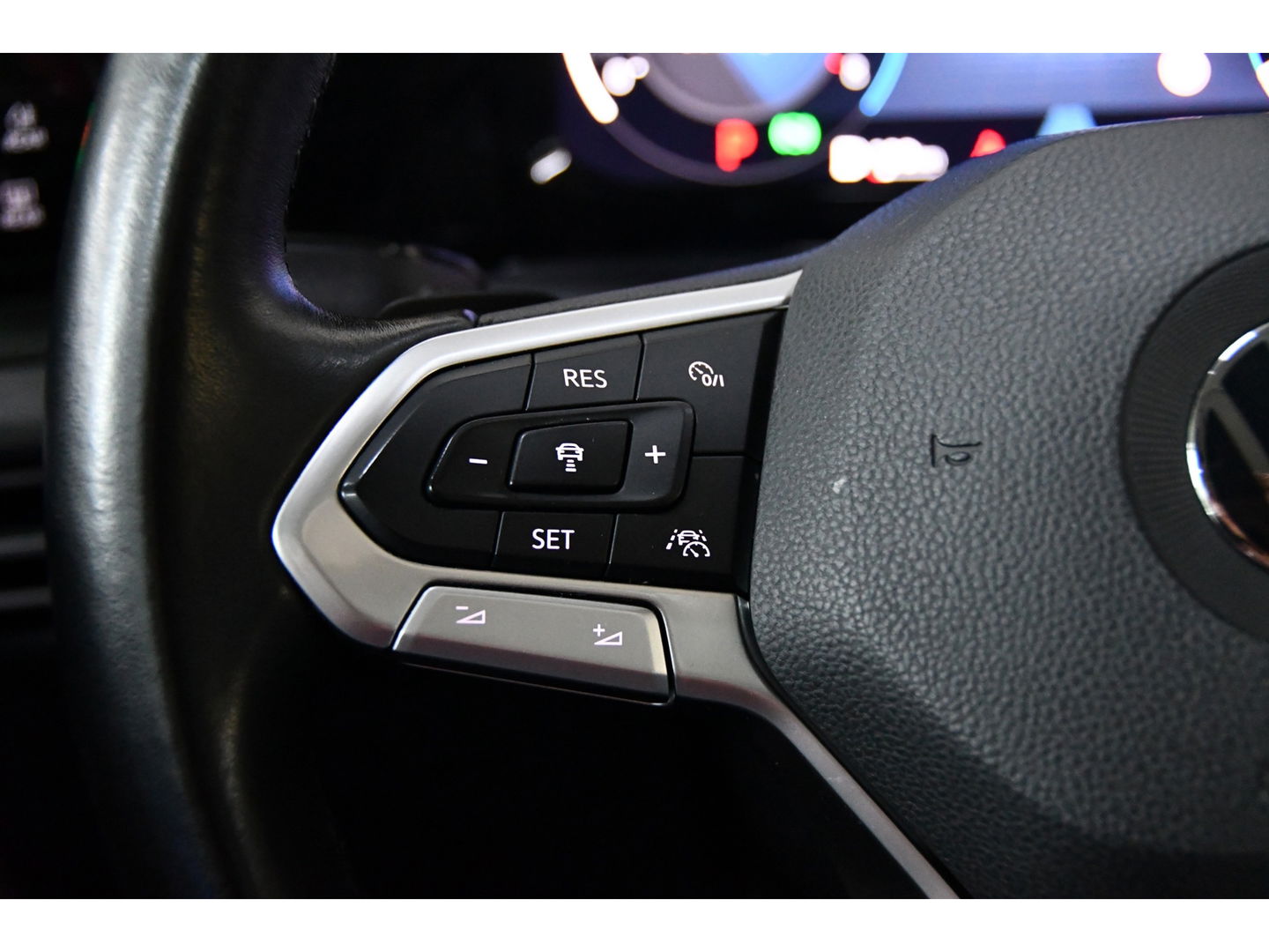 Volkswagen Golf 1.5 eTSI Pano/Memory/Sfeer/Blindspot/Keyless