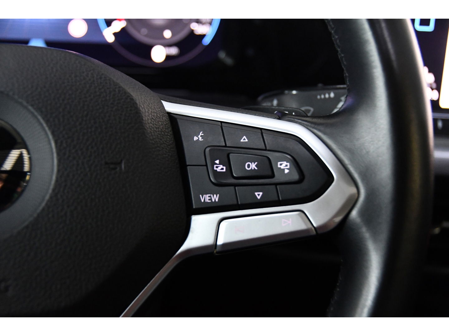 Volkswagen Golf 1.5 eTSI Pano/Memory/Sfeer/Blindspot/Keyless