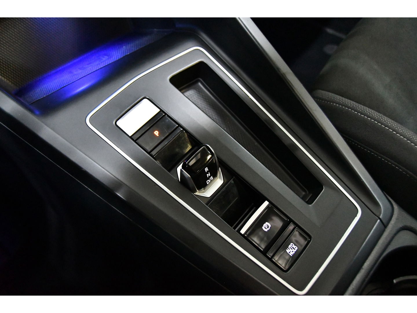 Volkswagen Golf 1.5 eTSI Pano/Memory/Sfeer/Blindspot/Keyless