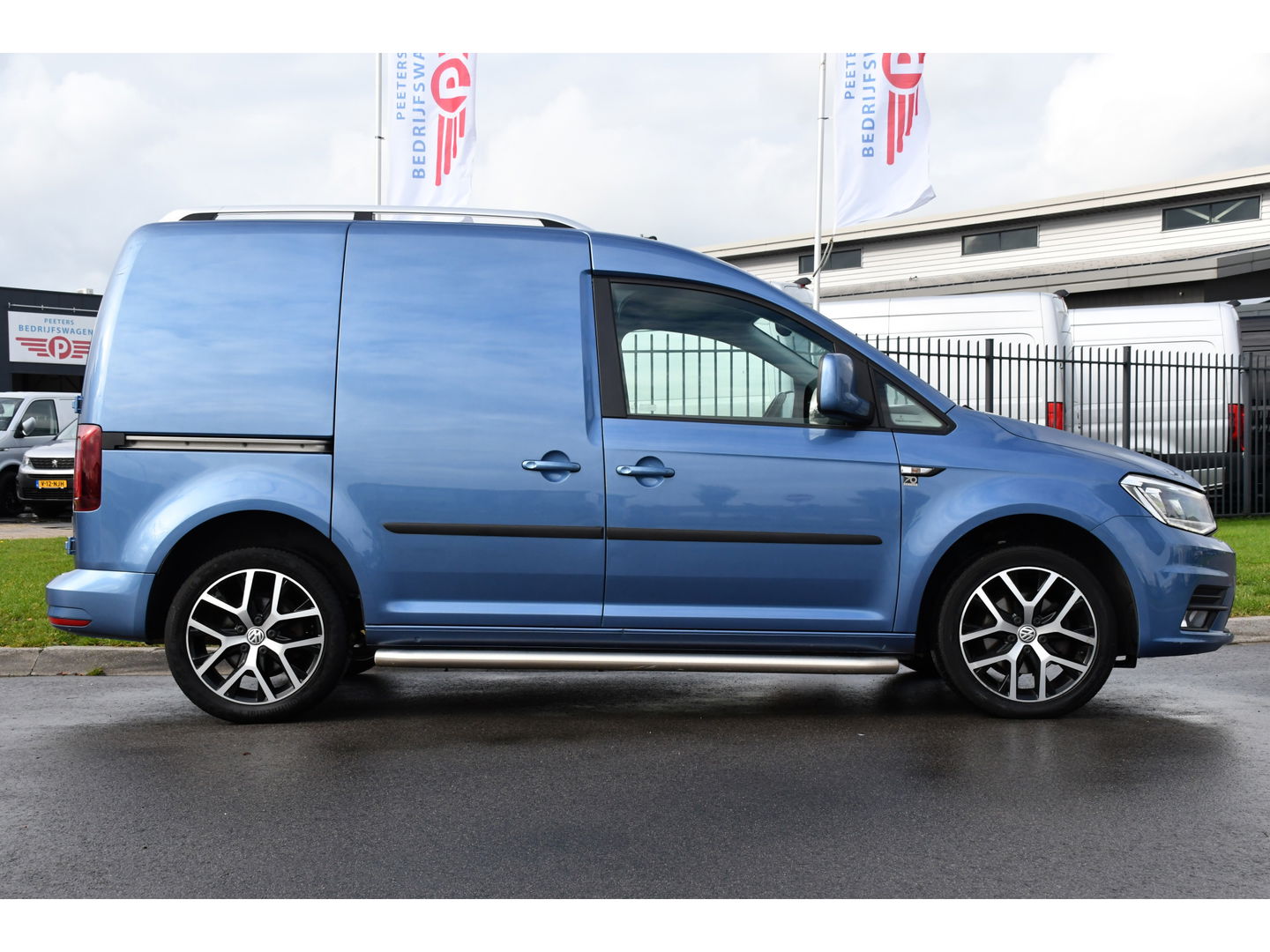 Volkswagen Caddy 2.0 TDI L1H1 Highline 70 years Edition Adaptieve Cruise, LED, 150pk, Carplay, Navi, Leder, Trekhaak, Automaat, Uniek!