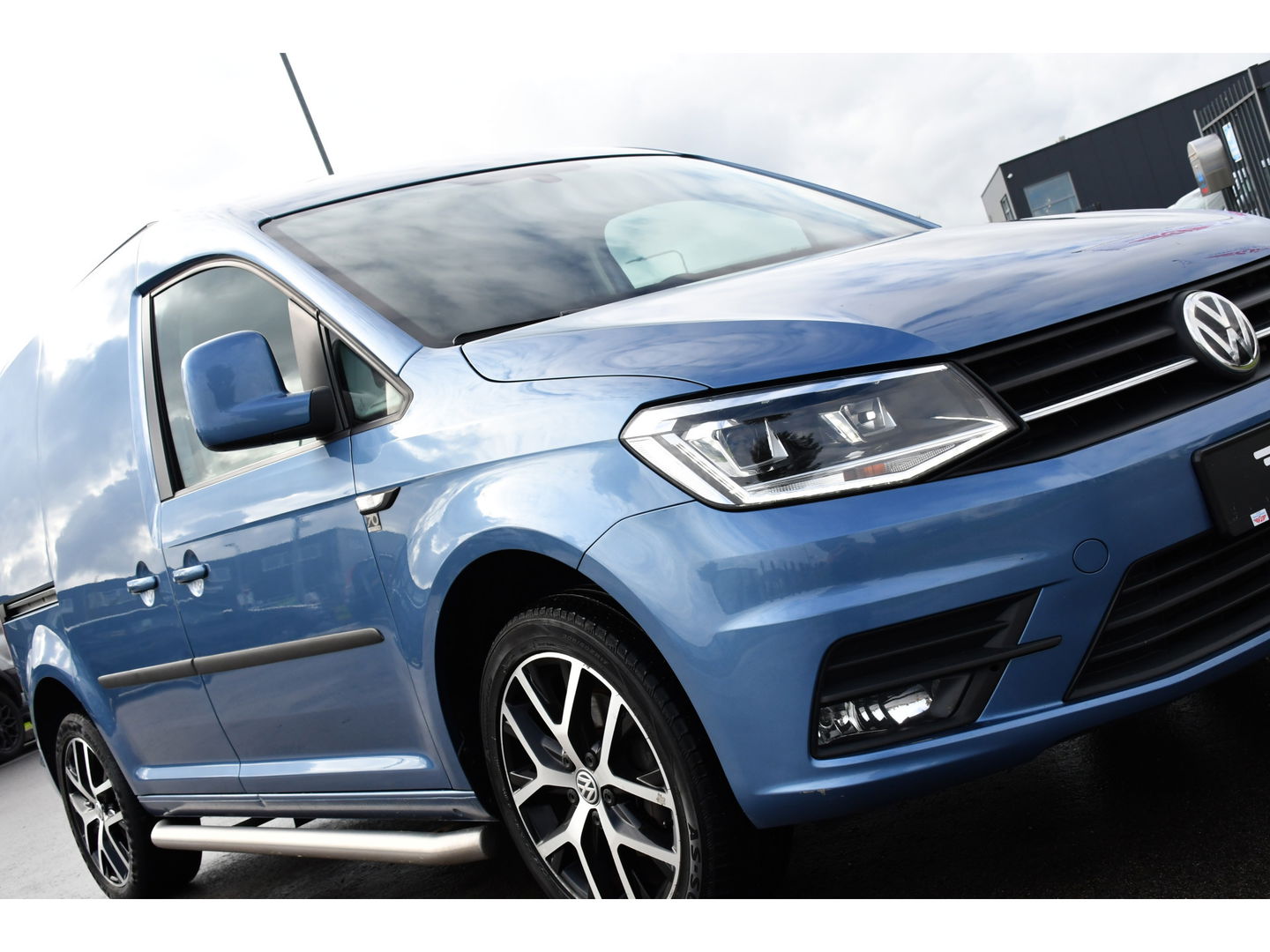 Volkswagen Caddy 2.0 TDI L1H1 Highline 70 years Edition Adaptieve Cruise, LED, 150pk, Carplay, Navi, Leder, Trekhaak, Automaat, Uniek!
