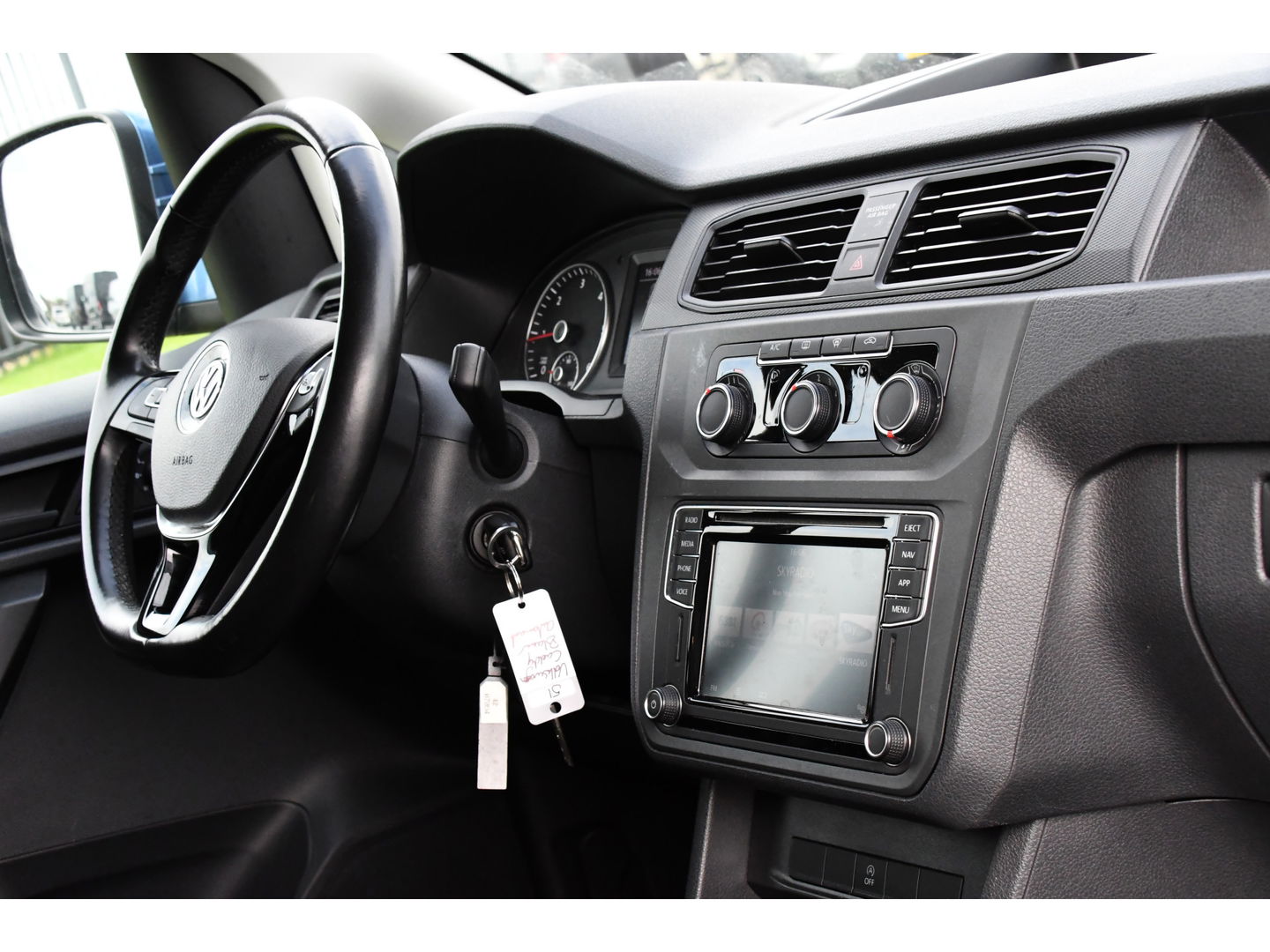 Volkswagen Caddy 2.0 TDI L1H1 Highline 70 years Edition Adaptieve Cruise, LED, 150pk, Carplay, Navi, Leder, Trekhaak, Automaat, Uniek!