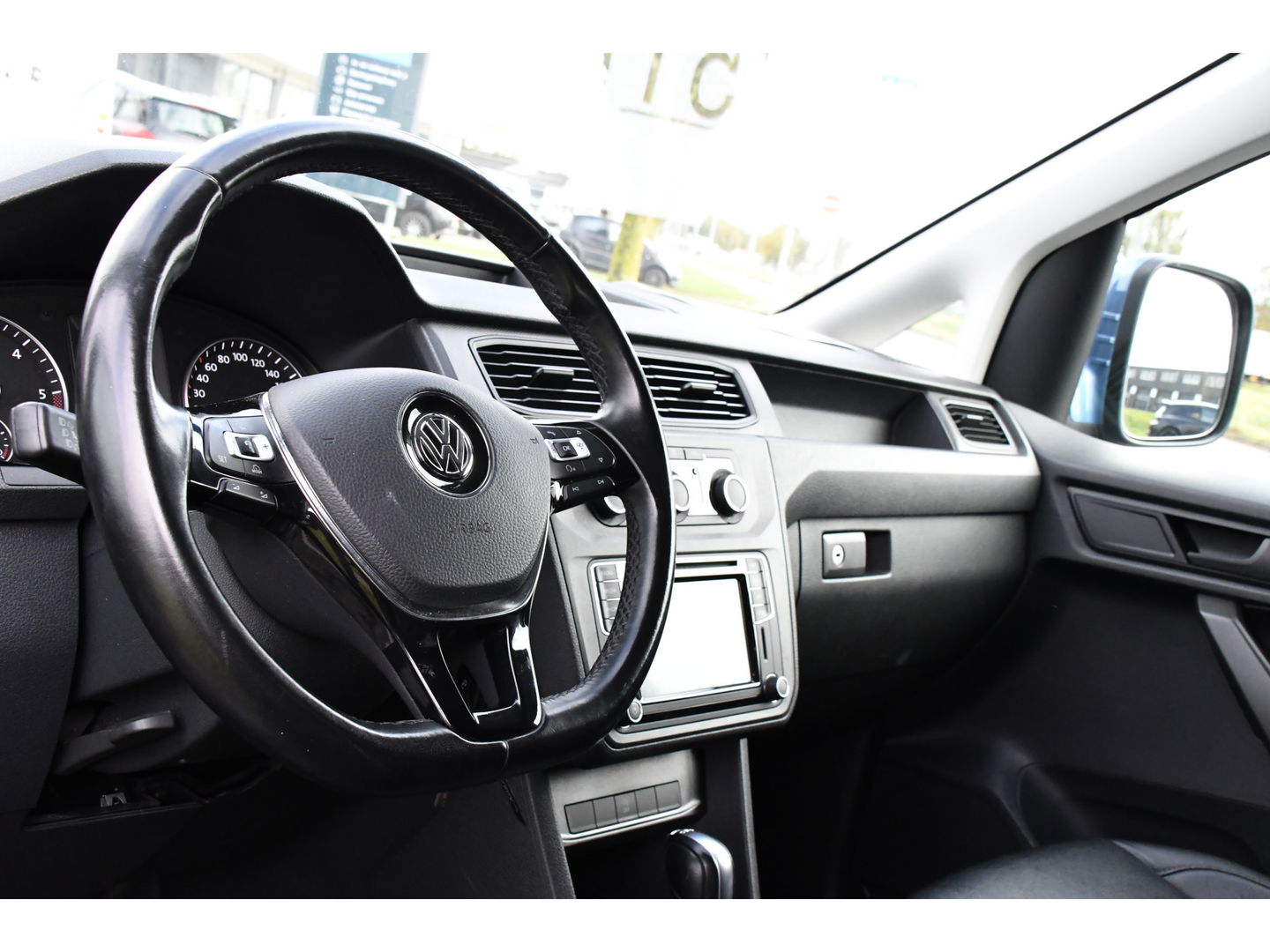 Volkswagen Caddy 2.0 TDI L1H1 Highline 70 years Edition Adaptieve Cruise, LED, 150pk, Carplay, Navi, Leder, Trekhaak, Automaat, Uniek!