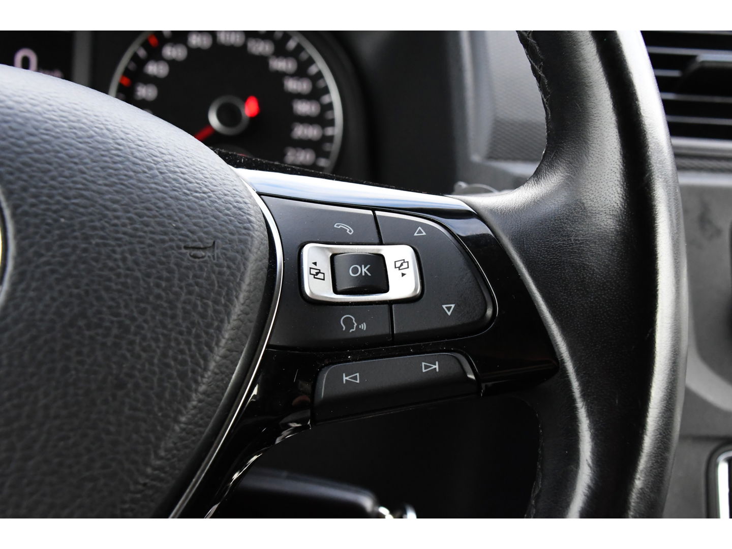 Volkswagen Caddy 2.0 TDI L1H1 Highline 70 years Edition Adaptieve Cruise, LED, 150pk, Carplay, Navi, Leder, Trekhaak, Automaat, Uniek!