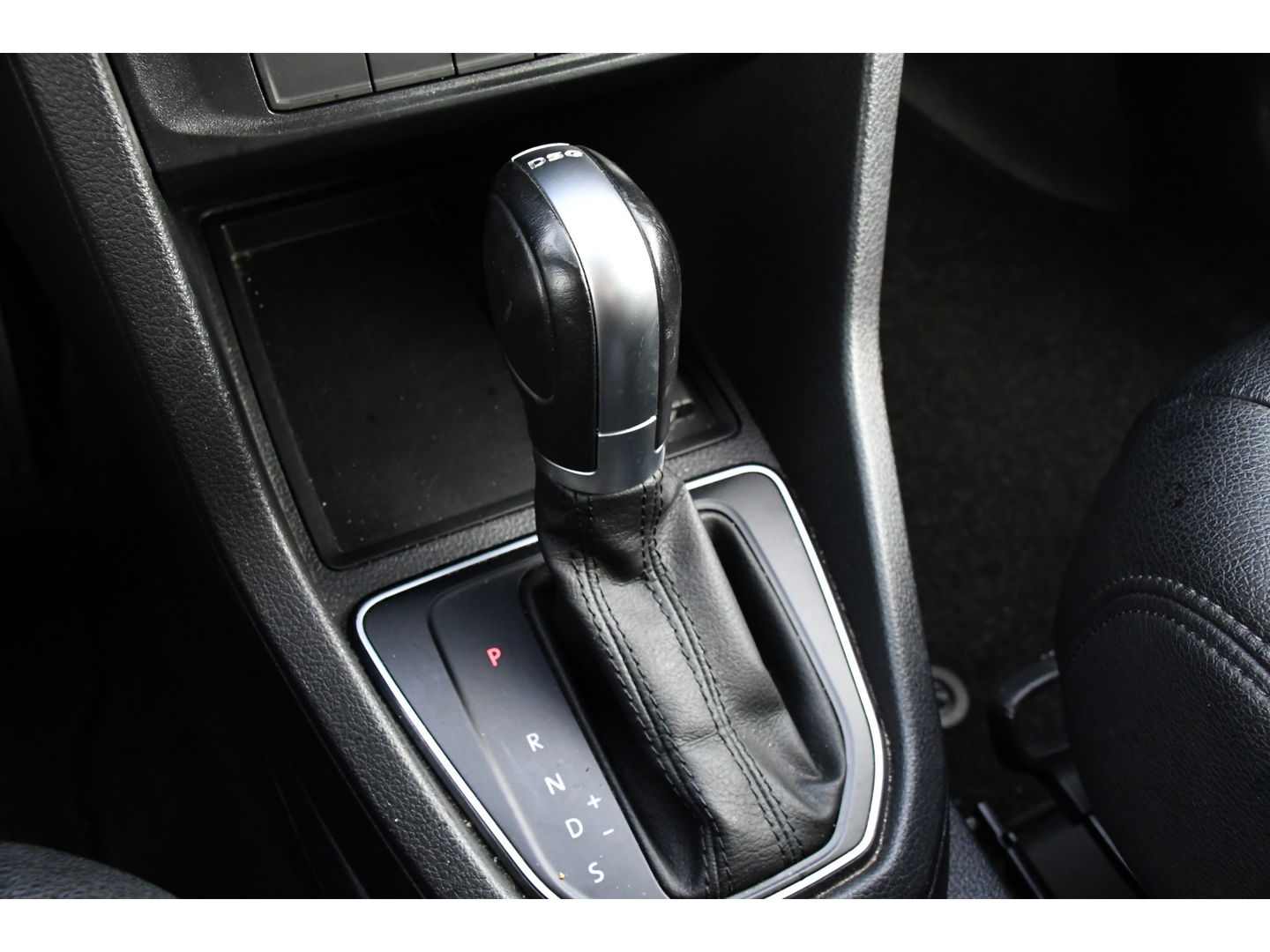 Volkswagen Caddy 2.0 TDI L1H1 Highline 70 years Edition Adaptieve Cruise, LED, 150pk, Carplay, Navi, Leder, Trekhaak, Automaat, Uniek!