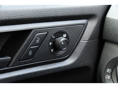 Volkswagen Caddy 2.0 TDI L1H1 Highline 70 years Edition Adaptieve Cruise, LED, 150pk, Carplay, Navi, Leder, Trekhaak, Automaat, Uniek!