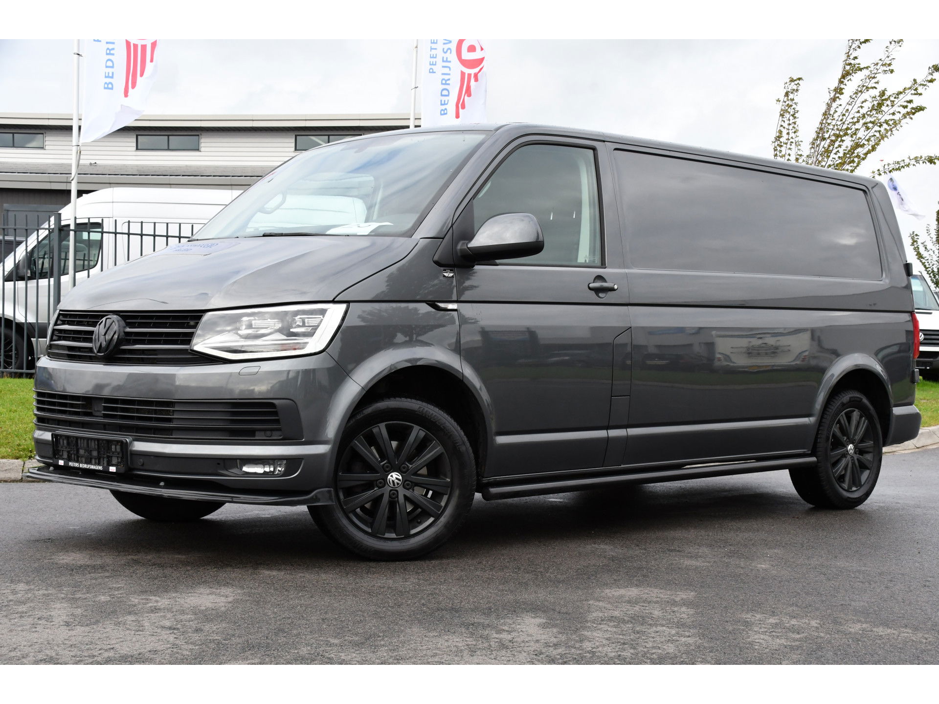 Volkswagen Transporter 2.0 TDI L2H1 PB Edition Adaptieve Cruise, LED, 150pk, Carplay, Sensoren, Trekhaak, Automaat, multimedia, Uniek!
