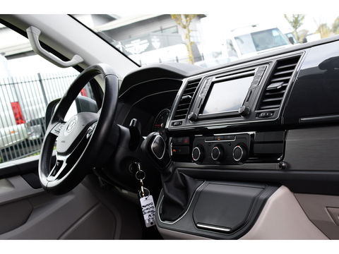 Volkswagen Transporter 2.0 TDI L2H1 PB Edition Adaptieve Cruise, LED, 150pk, Carplay, Sensoren, Trekhaak, Automaat, multimedia, Uniek!