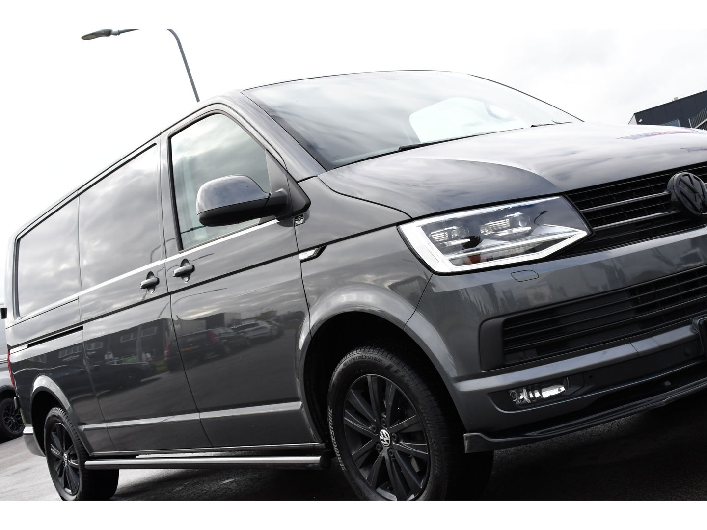 Volkswagen Transporter 2.0 TDI L2H1 PB Edition Adaptieve Cruise, LED, 150pk, Carplay, Sensoren, Trekhaak, Automaat, multimedia, Uniek!