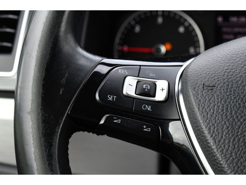 Volkswagen Transporter 2.0 TDI L2H1 PB Edition Adaptieve Cruise, LED, 150pk, Carplay, Sensoren, Trekhaak, Automaat, multimedia, Uniek!