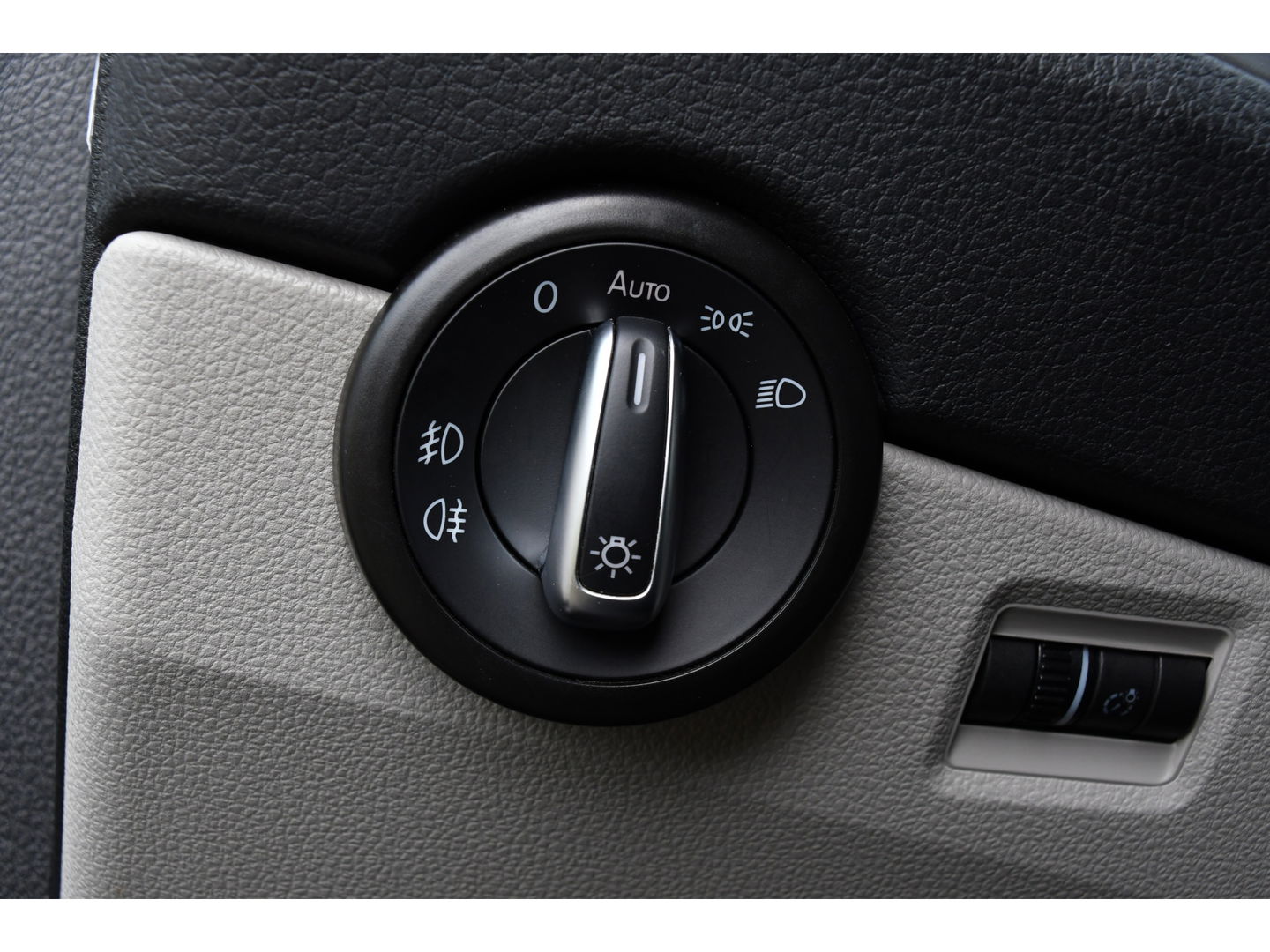 Volkswagen Transporter 2.0 TDI L2H1 PB Edition Adaptieve Cruise, LED, 150pk, Carplay, Sensoren, Trekhaak, Automaat, multimedia, Uniek!