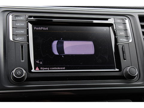 Volkswagen Transporter 2.0 TDI L2H1 PB Edition Adaptieve Cruise, LED, 150pk, Carplay, Sensoren, Trekhaak, Automaat, multimedia, Uniek!