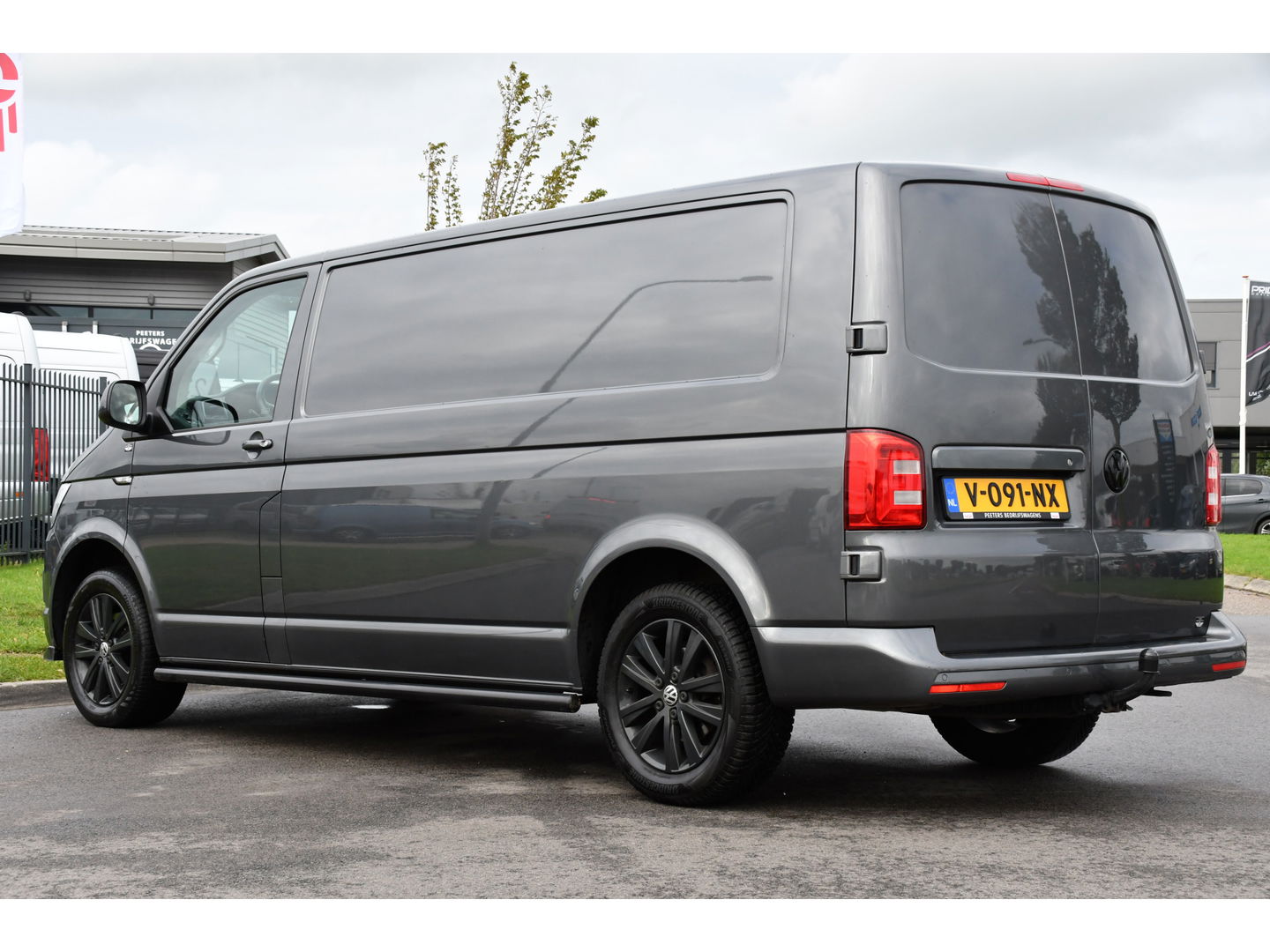 Volkswagen Transporter 2.0 TDI L2H1 PB Edition Adaptieve Cruise, LED, 150pk, Carplay, Sensoren, Trekhaak, Automaat, multimedia, Uniek!