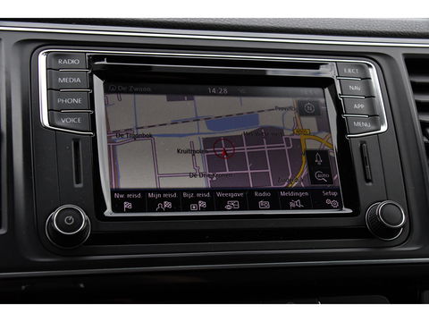 Volkswagen Transporter 2.0 TDI L2H1 PB Edition Adaptieve Cruise, LED, 150pk, Carplay, Sensoren, Trekhaak, Automaat, multimedia, Uniek!