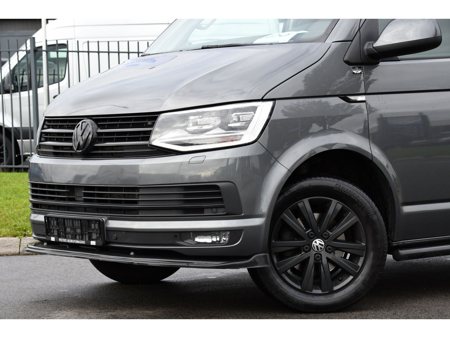 Volkswagen Transporter 2.0 TDI L2H1 PB Edition Adaptieve Cruise, LED, 150pk, Carplay, Sensoren, Trekhaak, Automaat, multimedia, Uniek!