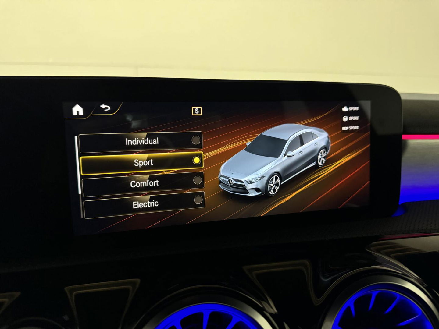 Mercedes-Benz A-Klasse 250 e Limo AMG Night Pano Memory Sfeer Carplay NAP