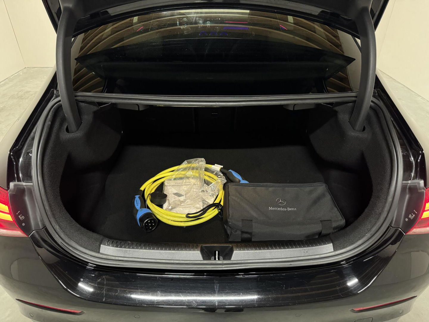 Mercedes-Benz A-Klasse 250 e Limo AMG Night Pano Memory Sfeer Carplay NAP