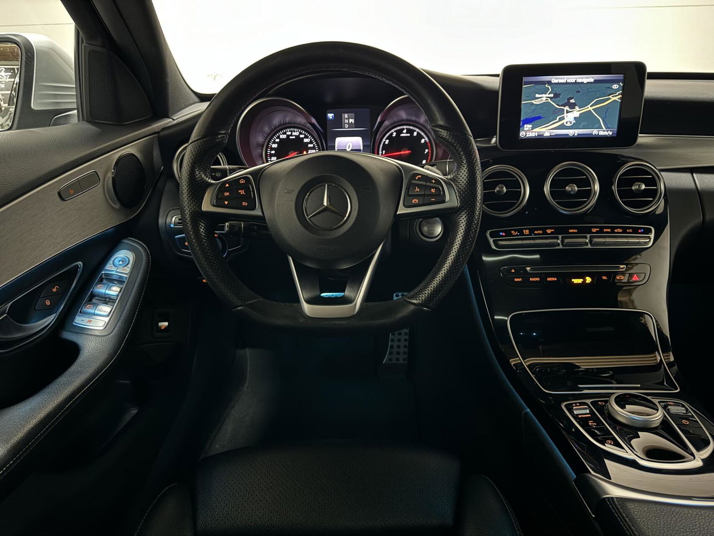 Mercedes-Benz C-Klasse Estate 180 AMG Pano Cruise Camera Leer Trekh. NAP