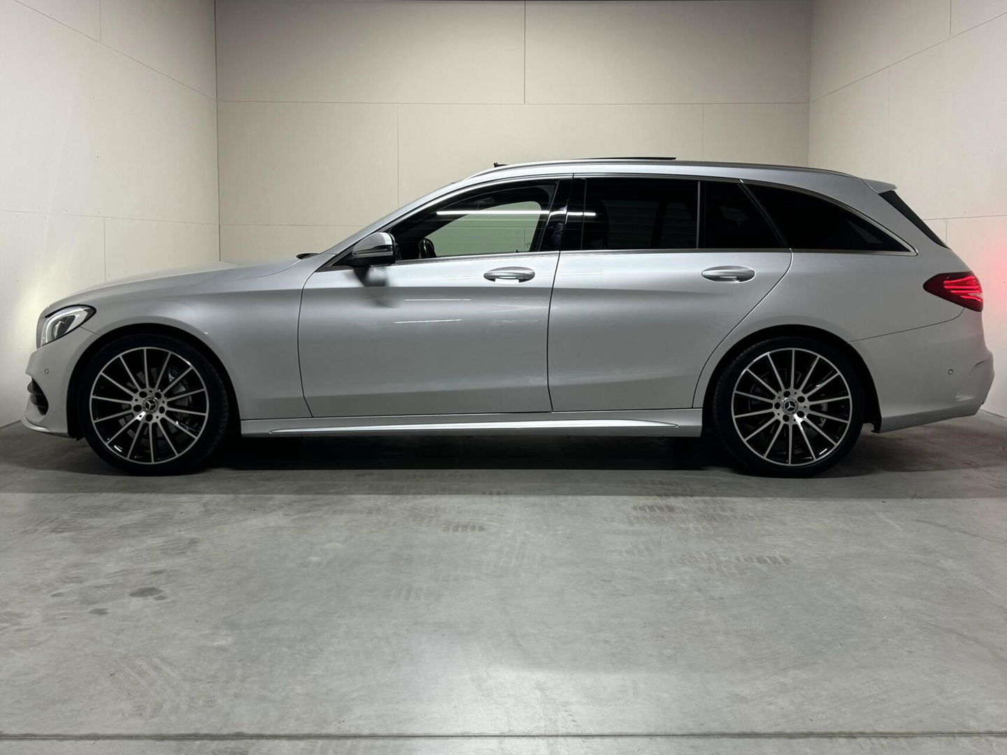 Mercedes-Benz C-Klasse Estate 180 AMG Pano Cruise Camera Leer Trekh. NAP