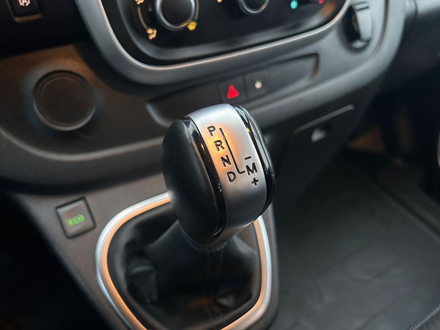 Renault Trafic 2.0 dCi 145pk EDC L2H1 DC Luxe | Navigatie | LED | Velgen | Sidebars | Automaat | Dubbel cabine |