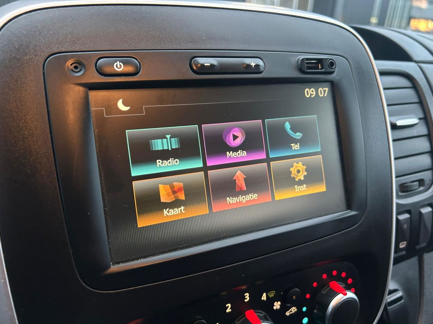Renault Trafic 2.0 dCi 145pk EDC L2H1 DC Luxe | Navigatie | LED | Velgen | Sidebars | Automaat | Dubbel cabine |