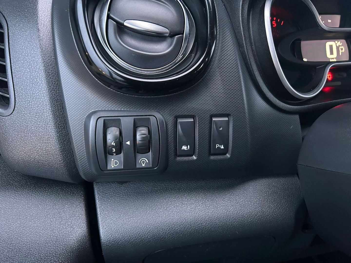 Renault Trafic 2.0 dCi 145pk EDC L2H1 DC Luxe | Navigatie | LED | Velgen | Sidebars | Automaat | Dubbel cabine |