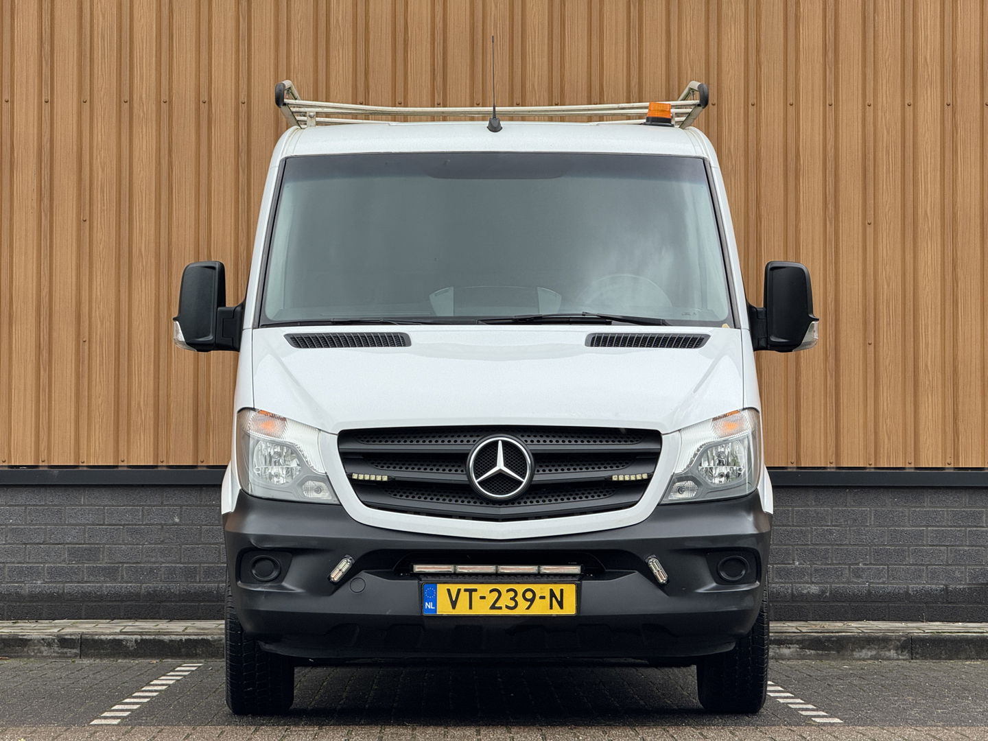 Mercedes-Benz Sprinter 213 2.2 CDI 366 | 3 Persoons | Trekhaak | Cruise Control | Stoelverwarming | Bluetooth | Multifunctioneel Stuurwiel | LED Flitsers | Camera |