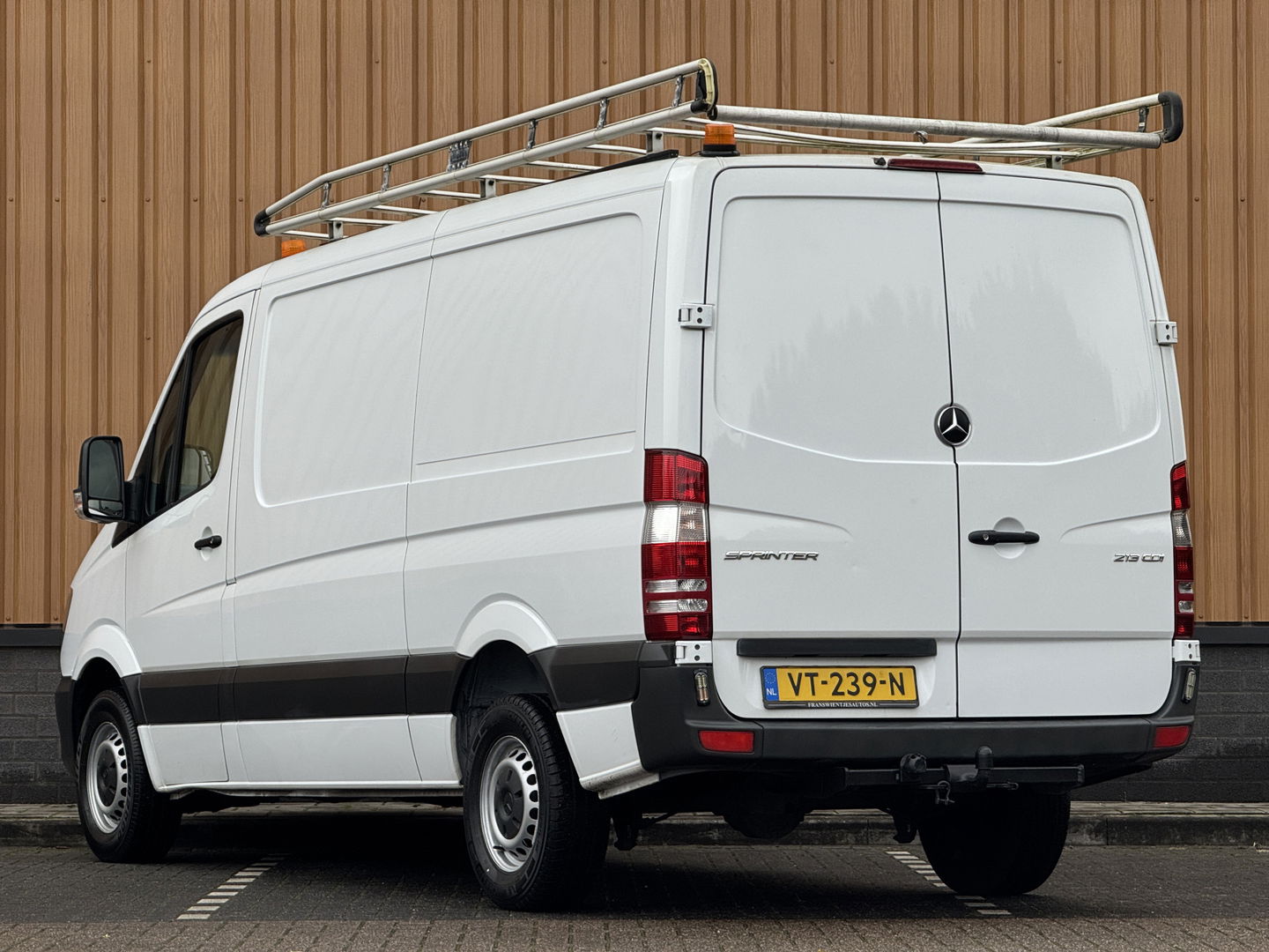 Mercedes-Benz Sprinter 213 2.2 CDI 366 | 3 Persoons | Trekhaak | Cruise Control | Stoelverwarming | Bluetooth | Multifunctioneel Stuurwiel | LED Flitsers | Camera |