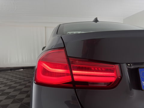 BMW 3-serie 330e M-Sportpack IPerformance Plug-In Aut. *PANO | LUXURY-LEATHER | FULL-LED | HEATED-SPORTSEATS | KEYLESS | HIFI-SOUND | NAVI-FULLMAP | ECC | SHIFT-PADDLES | PDC | CRUISE | 18''ALU*