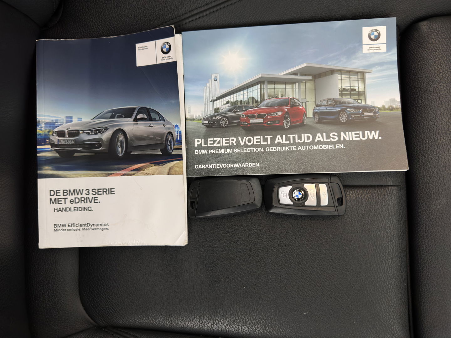 BMW 3-serie 330e M-Sportpack IPerformance Plug-In Aut. *PANO | LUXURY-LEATHER | FULL-LED | HEATED-SPORTSEATS | KEYLESS | HIFI-SOUND | NAVI-FULLMAP | ECC | SHIFT-PADDLES | PDC | CRUISE | 18''ALU*