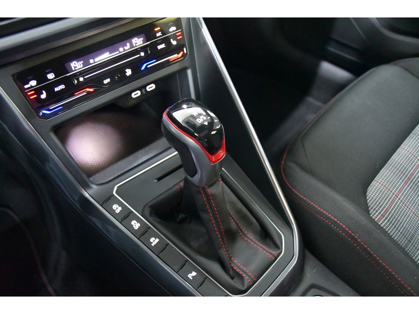 Volkswagen Polo 2.0 TSI GTI PANO IQ light Lane assist ACC