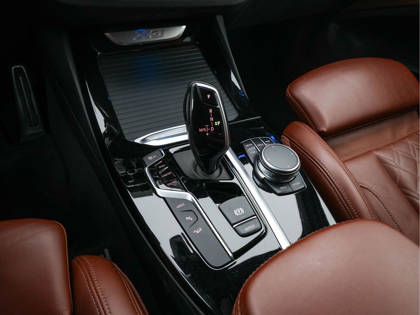 BMW X3 xDrive30e eDrive Edition M-Sportpack Plug-In (INCL-BTW) *LUXURY-LEATHER | FULL-LED | DIGI-COCKPIT | HIFI-SOUND | CARPLAY | DAB+ | HEATED-SPORTSEATS | AMBIENT-LIGHT | TOWBAR  | PRIVACY-GLASS | CARPLAY | SHIFT-PADDLES |  21''ALU*