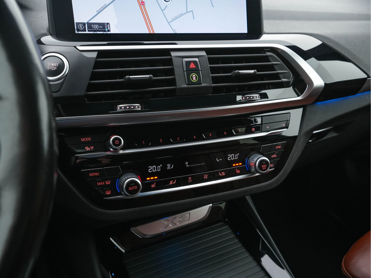 BMW X3 xDrive30e eDrive Edition M-Sportpack Plug-In (INCL-BTW) *LUXURY-LEATHER | FULL-LED | DIGI-COCKPIT | HIFI-SOUND | CARPLAY | DAB+ | HEATED-SPORTSEATS | AMBIENT-LIGHT | TOWBAR  | PRIVACY-GLASS | CARPLAY | SHIFT-PADDLES |  21''ALU*